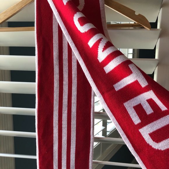 Adidas Manchester United scarf NWT - Picture 2 of 6